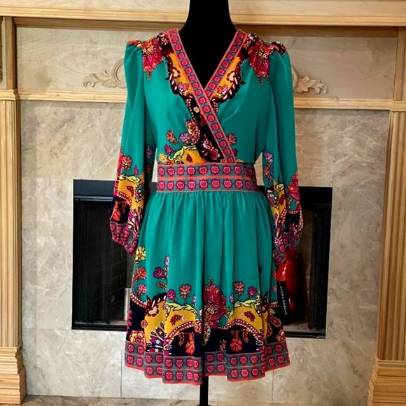 NWT Gorgeous Donna Morgan Green with vibrant colors of yellow,reds size 12 Dress - Picture 1 of 4
